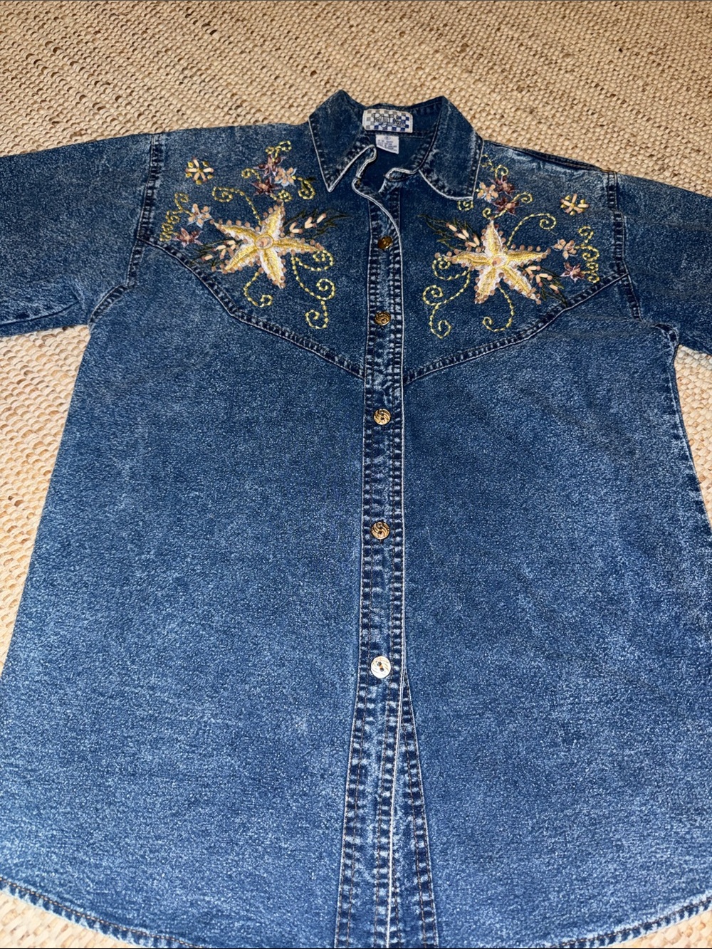 Vintage Pretty Blue Country Embroidered Beaded and Gold Buttoned Acid Washed ♥️ - Picture 3 of 8